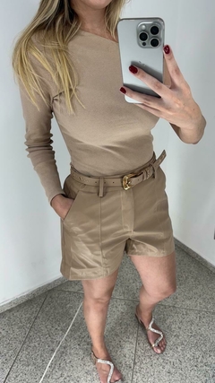 Shorts Couro Eco + Cinto - loja online