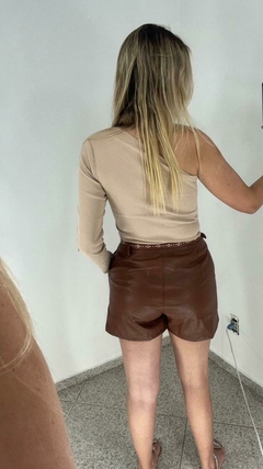 Shorts Couro Eco + Cinto - comprar online