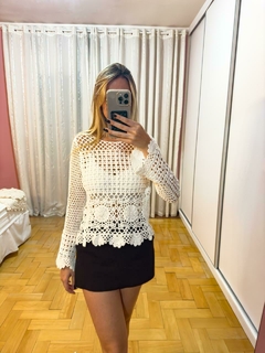 Blusa de Crochê Floral Manga Longa