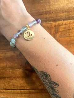Pulseira Quartzo Verde – Signo de Capricórnio | Praticidade, Equilíbrio e Prosperidade