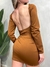 Vestido Feminino Curto em Suplex Manga Longa Decote Quadrado Costas Nua na internet