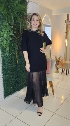 Vestido Midi Manga Curta com Barra Plissada