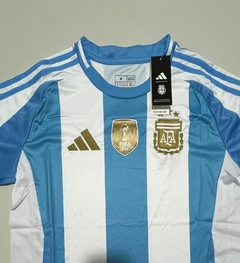 Argentina 2025 Titular Parche Campeon FIFA 2022 - Linea de 3