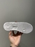Air Force 1 (Cinza/Branco) na internet