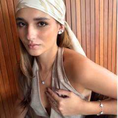 COLAR VIOLETA na internet