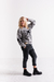 Sweater con flor bordada - Cardamomo