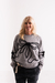 Sweater con flor bordada - comprar online