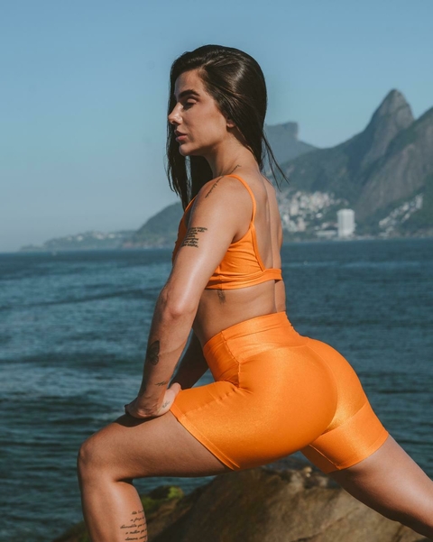 Conjunto de short + top Anitta
