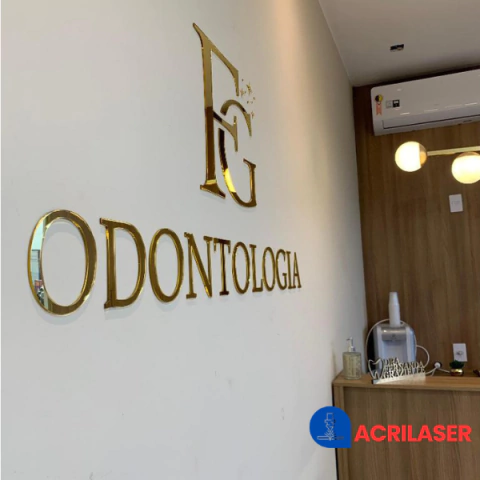 Logo em Acrílico Espelhado 2mm Cores Rose, Prateado e Dourado 60 centimetros