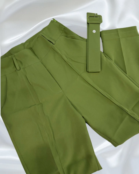 Calça Alfaiataria Com cinto Forrado