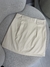 Shorts saia couro fake na internet