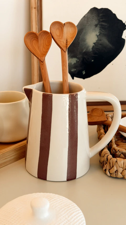 Jarra Amelia rayada chocolate