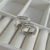 Brinco Argola Oval Com Zirconias Baguete - loja online