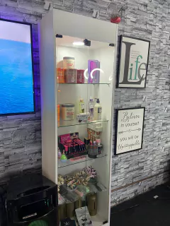 Vitrina exhibidora 50cm x 25cm x1.76 mts blanco vertical vidrio madera luz (Despacho solo en region ñuble) - comprar en línea
