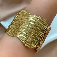 Bracelete maxi riscado dourado aço inox