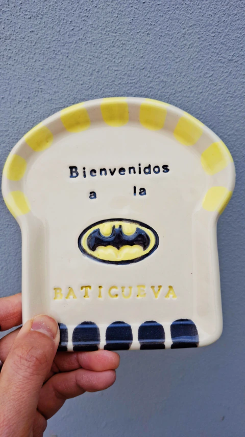 TOSTADA "Bienvenidos a la Baticueva". Línea Superhéroes