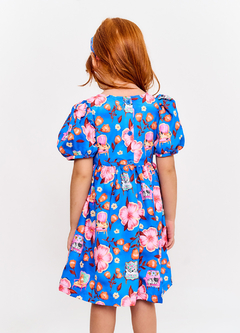 VESTIDO ENTRE FLORES na internet