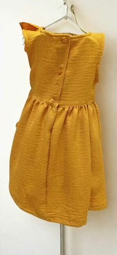 VESTIDO ENTRE FLORES na internet