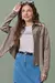 Overshirt boxy em couro sintetico cinza na internet