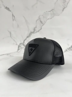 Gorra Guess