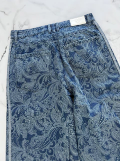 Pantalón Adidas de jean estampado en internet