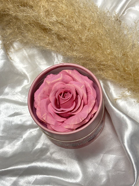 Blush em pó em formato de rosa - comprar online