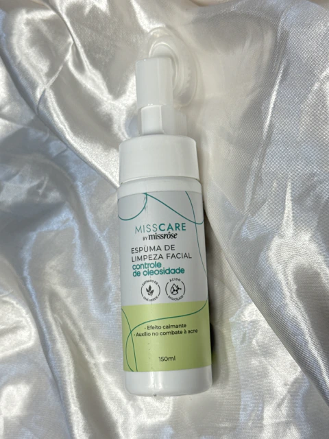 Mousse de limpeza facial com escovinha - controle de oleosidade - comprar online