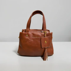 Bolsa Média de mão em PU acompanha alça longa de ombro removivel - Pavão de Ouro