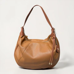 Imagem do Bolsa Hobo Grande em PU com alça longa removivel e chaveiro charme - Marca Pavão de Ouro