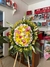 Coroa Fúnebre com Flores do Campo e Rosas – Homenagem com Amor e Respeito - IMPACTO