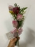 Trio de Rosas Naturais com Cores Mistas – Um Gesto Simples, Mas Cheio de Emoção