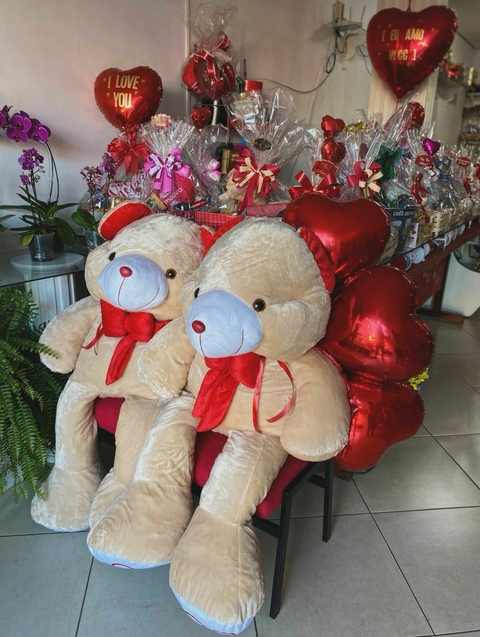 Urso de Pelúcia Gigante 1,3m – Presente Perfeito para o Dia dos Namorados