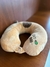 ALMOHADA VIAJE CAPIBARA en internet