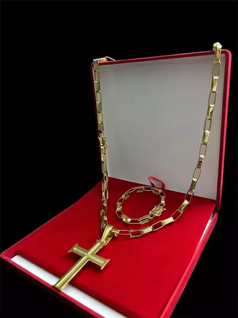 Cordão Tijolinho 8mm + Pulseira + Pingente Cruz Tradicional Banhado A Ouro 18k - comprar online