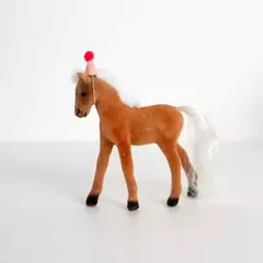 Caballo marrón de felpa
