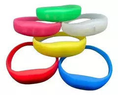 PULSERA DE GOMA LED - comprar online
