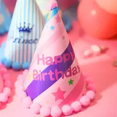 BONETE HAPPY BIRTHDAY POMPONES en internet
