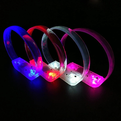 PULSERA DE GOMA CON LUZ - comprar online