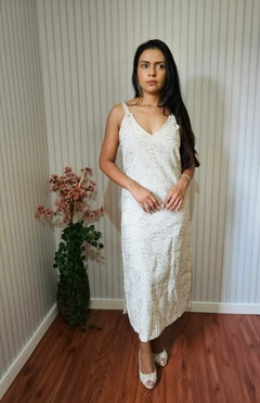 Vestido Midi Linho Bordado na internet