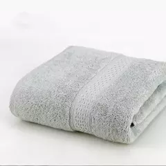 Imagen de Toalla 100% Algodón: Absorbente, Suave y Duradera para Todo el Hogar