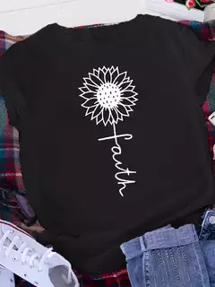 Camiseta Streetwear para Mujer con Diseño Geométrico – Estilo Juvenil y Versátil