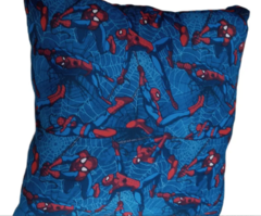 ALMOHADON SPIDER-MAN MARVEL HOMBRE ARAÑA 30 CM X 30 CM APROX PARA CAMA O SOFA