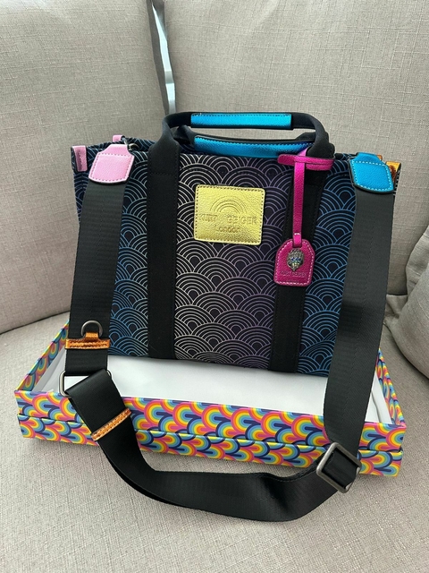 TOTE AZUL CROSSBODY CON CAJA