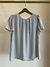 BLUSA DECOTE COM PREGAS