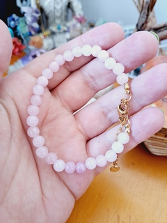 Pulsera de piedra Kunzita con cierre dorado - comprar en línea