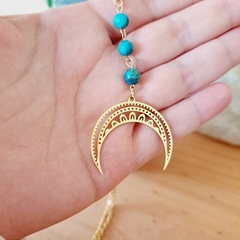 Collar con piedra Turquesa con Dije de Luna - tienda en línea