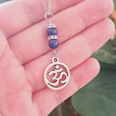 Collar con piedra lapislázuli con dije Om - comprar en línea