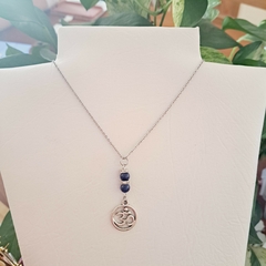 Collar con piedra lapislázuli con dije Om