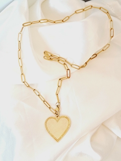 Collar de Eslabones con Dije de Corazón: Un Clásico Reinventado en internet