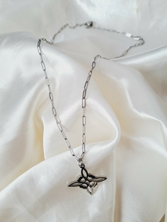 Collar nudo de bruja con cadena eslabones